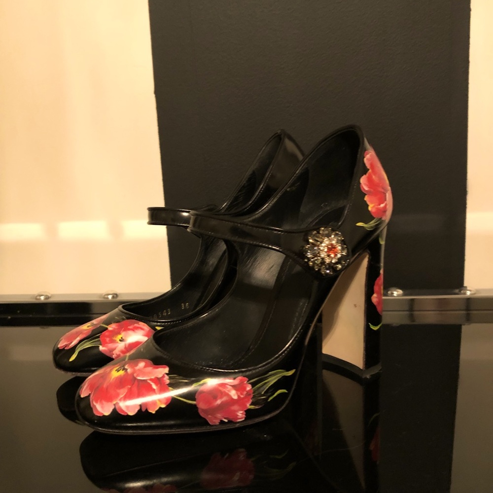 Dolce & Gabbana Leather Hand Painted Mary Jane Pump in Black - Size 38